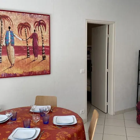 : Rez-de-jardin Proche Plage, Animaux Acceptes, Tv, Wi-fi Optionnel - Fr-1-487-331 Apartman Cabourg