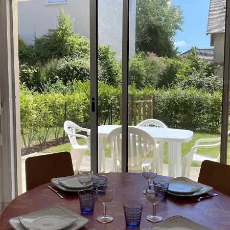 : Rez-de-jardin Proche Plage, Animaux Acceptes, Tv, Wi-fi Optionnel * Cabourg