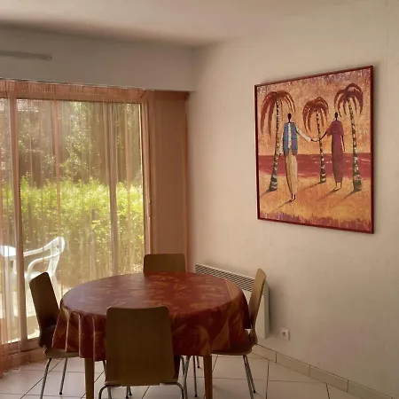 : Rez-de-jardin Proche Plage, Animaux Acceptes, Tv, Wi-fi Optionnel * Cabourg