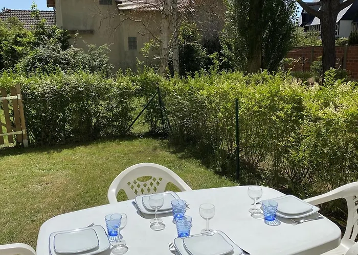 : Rez-de-jardin Proche Plage, Animaux Acceptes, Tv, Wi-fi Optionnel - Fr-1-487-331 Apartamento Cabourg